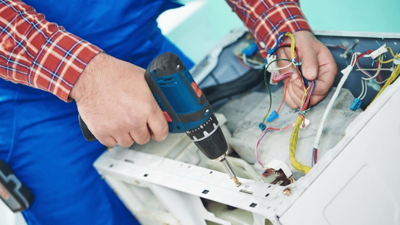 Bayraklı Demirdöküm Demirdöküm çamaşır makinesi kart tamiri – Su almama arızası orijinal parça ile giderildi. - Teknik servis örneği